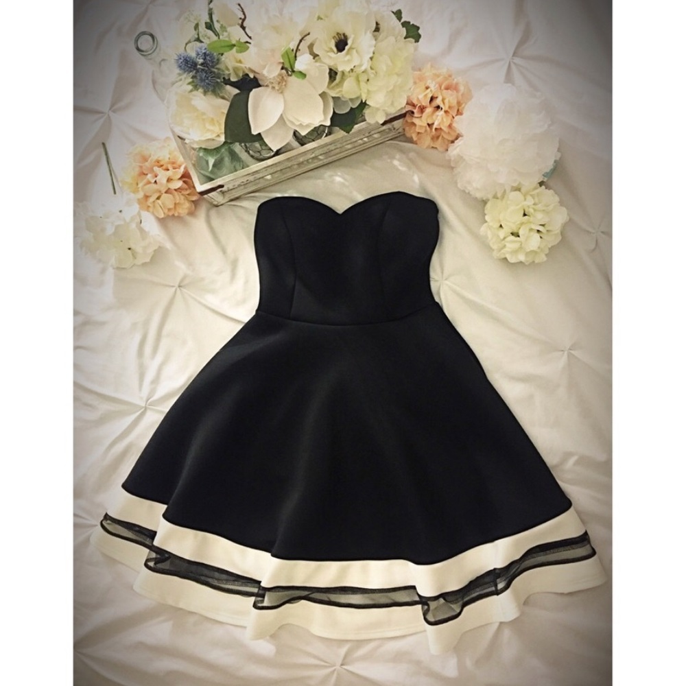 Adorable strapless dress!!!❤️ - Picture 2 of 4